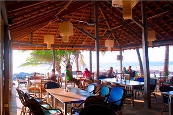 Sea View Resort Morjim Exterior photo